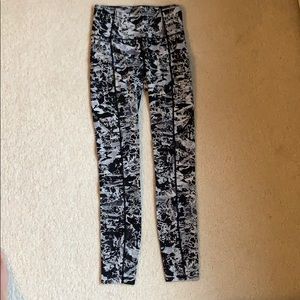 lululemon black patterned leggings